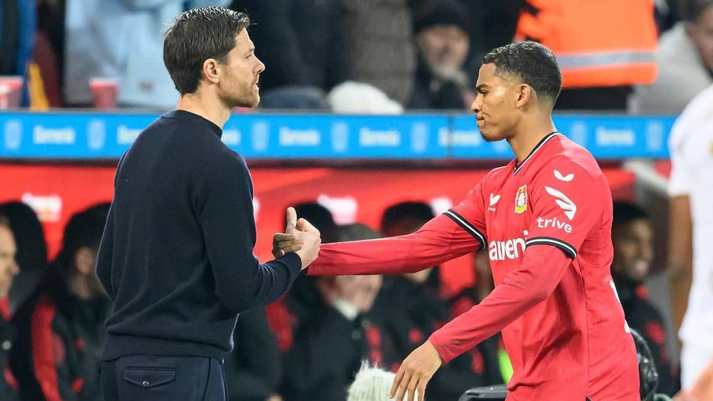 ألونسو: "عدلي قريب من العودة إلى الميادين.. إنه يشعر بتحسن لكنه يحتاج لمزيد من الوقت للتدريب"