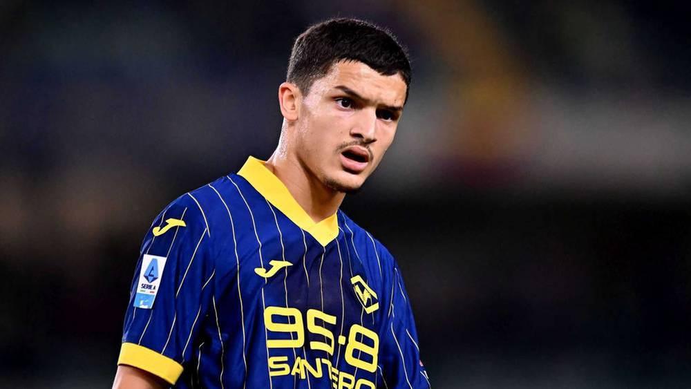 نادي رين الفرنسي يُجري مفاوضات مع هيلاس فيرونا للظفر بخدمات بلحيان مقابل 12 مليون يورو