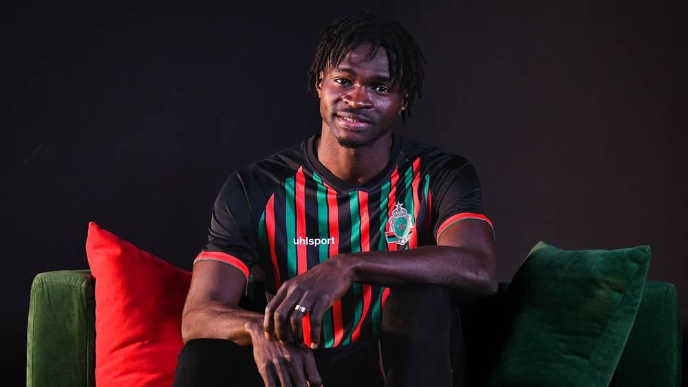 رسميا/ الجيش الملكي يعلن تعاقده مع المدافع السنغالي فالو ميندي