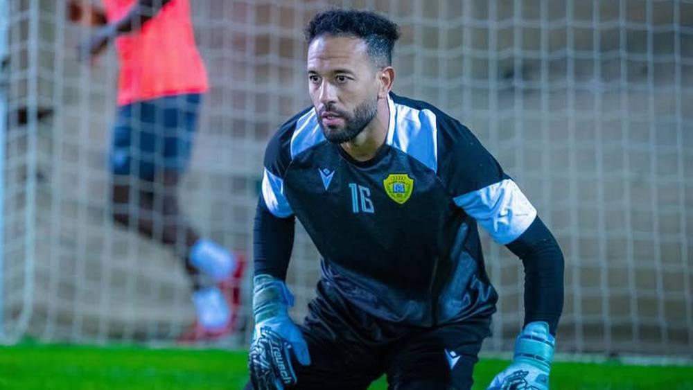 الزنيتي يتلقى هدفين في الشوط الأول من أول ظهور رسمي مع الوصل