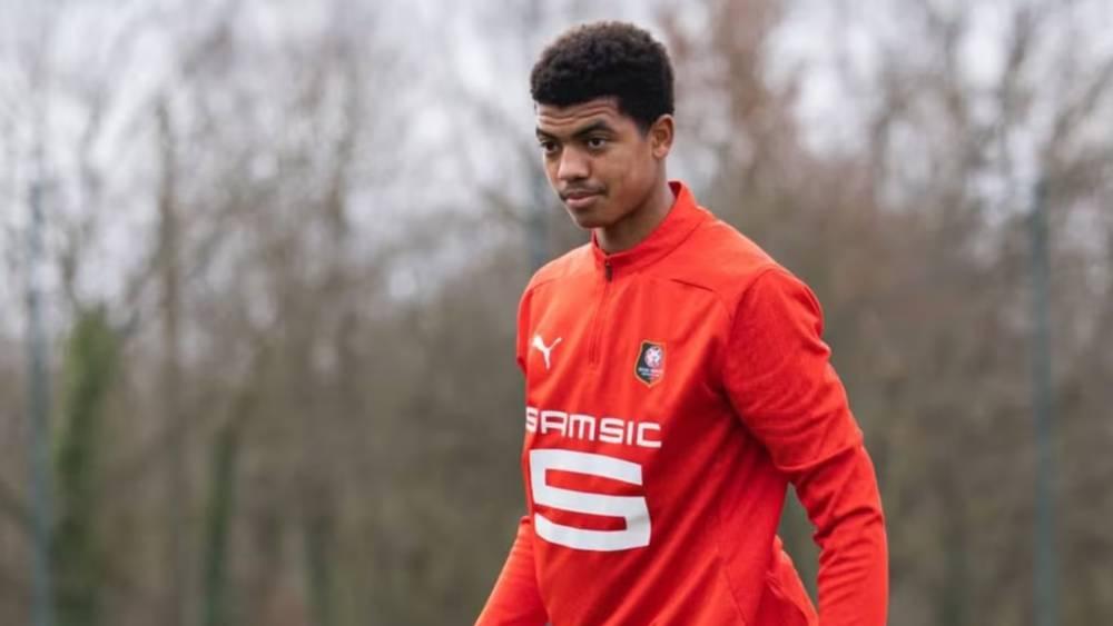 آيت بودلال يعطي موافقته للانتقال إلى أميان الفرنسي والمفاوضات جارية مع رين لإعارة اللاعب