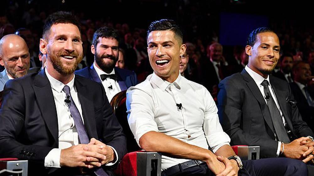 رونالدو: "لدي علاقة جيدة بميسي.. لقد كُنت أُترجم حديثه إلى الإنجليزية في إحدى حفلات الجوائز"