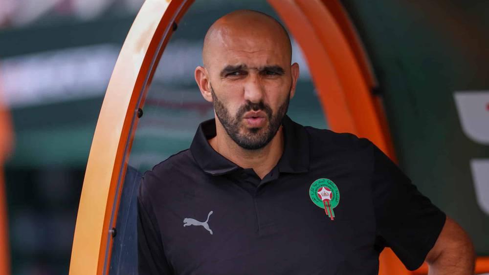 الركراكي يواصل الاجتماع بمساعديه لحسم قائمة الأسود في مواجهتي النيجر وتنزانيا