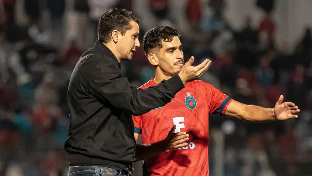 أولمبيك آسفي يبدأ رحلة البحث عن مدرب جديد بعد تمسك الكرمة بالاستقالة