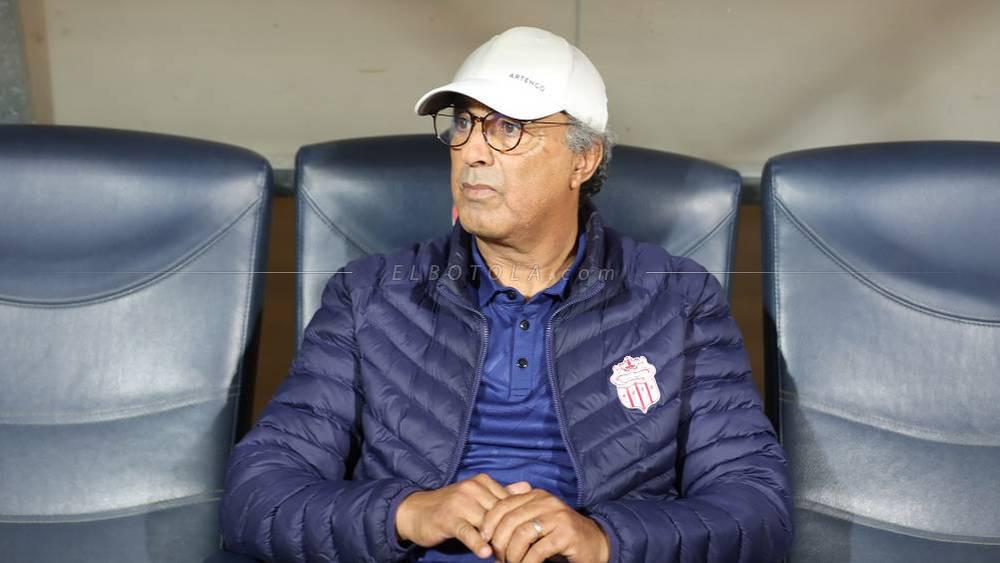 السكتيوي: "نعيش موسماً صعباً بدون جماهيرنا ونشعر كأننا أيتام هذا الموسم"