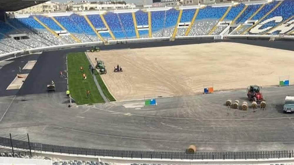 انطلاق عملية تكسية ملعب محمد الخامس بالعشب الطبيعي استعداداً لافتتاحه نهاية شهر مارس القادم