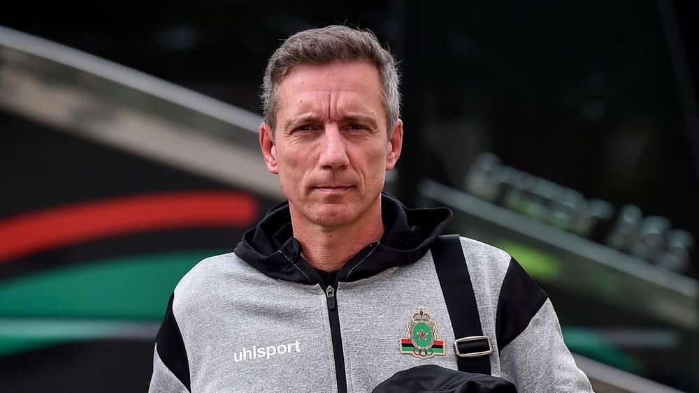 سانتوس (مدرب الجيش الملكي): "كنا نستحق أفضل من الخسارة أمام الفتح وافتقدنا للسرعة والإيقاع في اللعب"