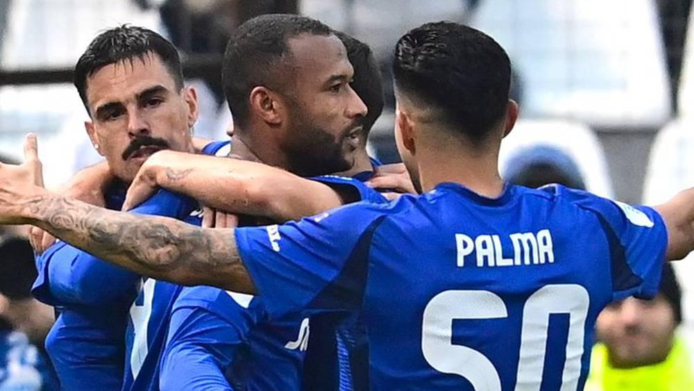 الكعبي يواصل صدارته لهدافي الدوري اليوناني بعد إحرازه ثنائية وقيادته أولمبياكوس للفوز على بانسيرايكوس (0-4)