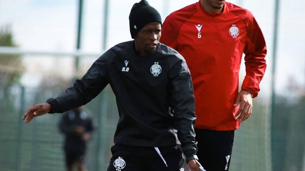 باديلا (مساعد مدرب الوداد): "بوشتة لاعب مهم بالنسبة لنا وتنافسه مع ناسيك أمر جيد للمجموعة"