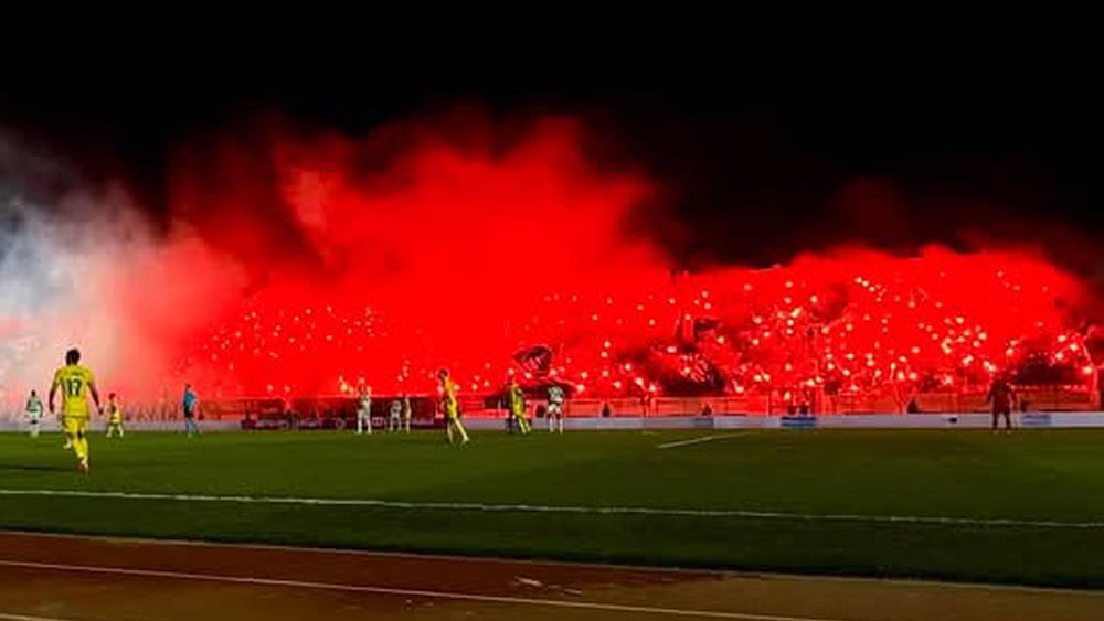 السلطات تتجه لمنع تنقل جماهير الرجاء إلى القنيطرة في لقاء "الكلاسيكو" أمام الجيش