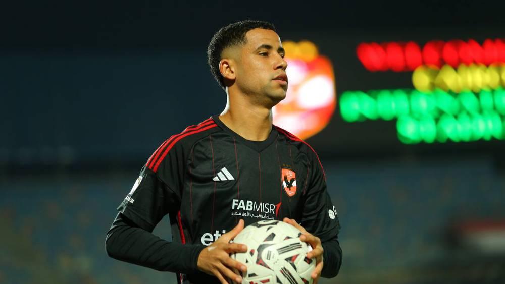 رضا سليم يسافر إلى النمسا لإجراء عملية جراحية في الركبة