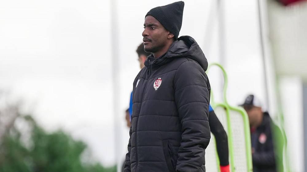 بعد عودته من جنوب أفريقيا.. موكوينا يُشرف على تداريب الوداد ليومه الأربعاء تأهبا لمواجهة الكوديم