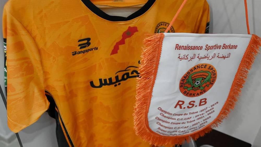 الخريطة المغربية على قميص النهضة البركانية وانسحاب جزائري محتمل في النصف يطفو من جديد