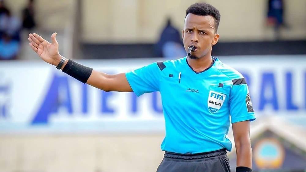 الحكم الصومالي "عمر عبد القادر أرتان" يقود مباراة المغرب والنيجر ضمن تصفيات مونديال 2026