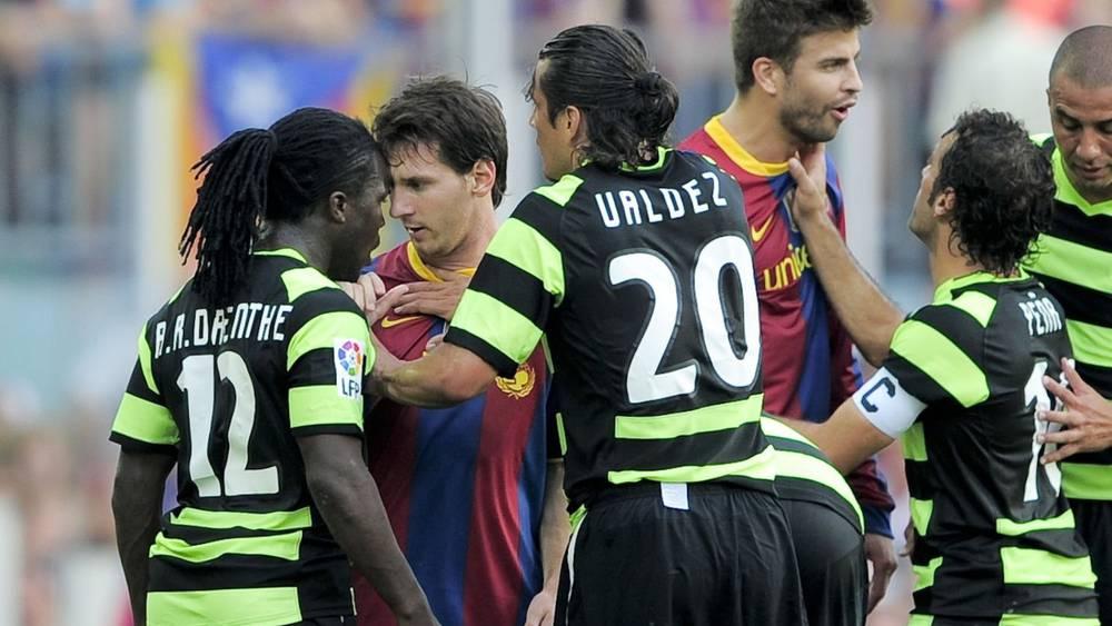 درينثي لاعب ريال مدريد سابقا: "في إحدى المباريات ميسي ناداني بـ'زنجي حقير'"