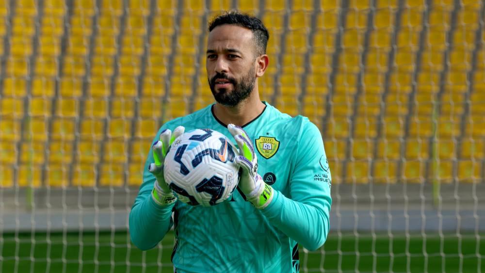 بعد تلقيه لستة أهداف في مبارتين.. مدرب الوصل يستبعد الزنيتي أمام السد في دوري أبطال آسيا