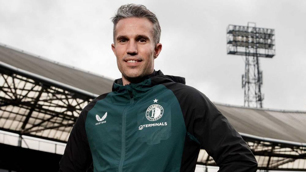 فان بيرسي (مدرب فينورد): "5 من لاعبينا يصومون رمضان.. يُسمح لهم بالتأخر في الحضور والمغادرة مبكرًا"