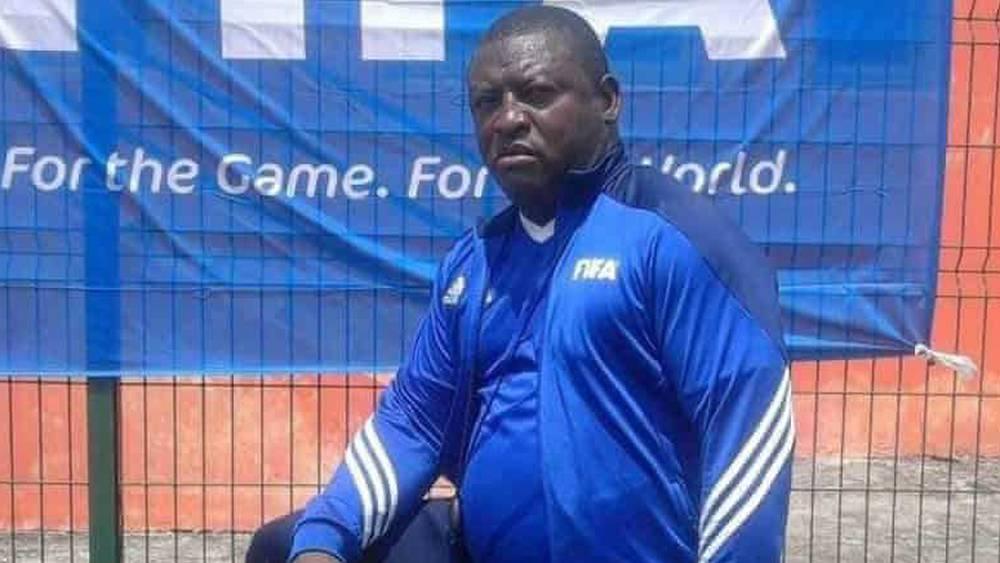 بسبب تهم الاعتداء الجنسي.. "الفيفا" يعلن توقيف مدرب الغابون تحت 17 سنة السابق مدى الحياة