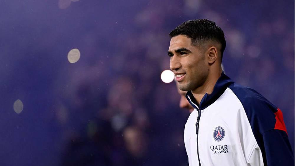 حكيمي: "من المميز أن يعتبرني الكثيرون أفضل ظهير أيمن في العالم وهناك أسماء مميزة كذلك في هذا المركز مثل كوندي وأرنولد"