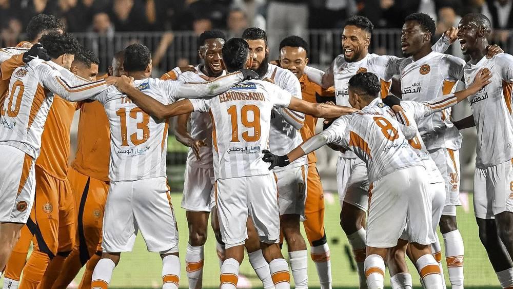 البطولة الاحترافية/ نهضة بركان يُغرد وحيدا في الصدارة بفوزه على المغرب التطواني "الجريح" (0-2)