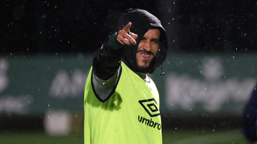 الرجاء يجري حصة تدريبية مسائية استعداداً لمواجهة المغرب التطواني