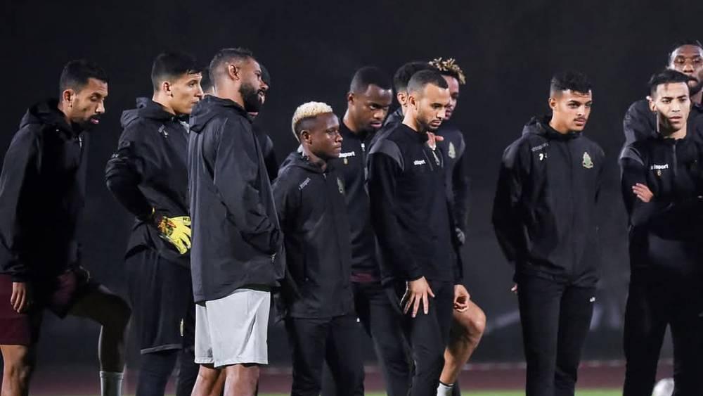 بحضور حريمات وغياب الخياطي.. سانتوس يستدعي 21 لاعبا لمواجهة المغرب الفاسي