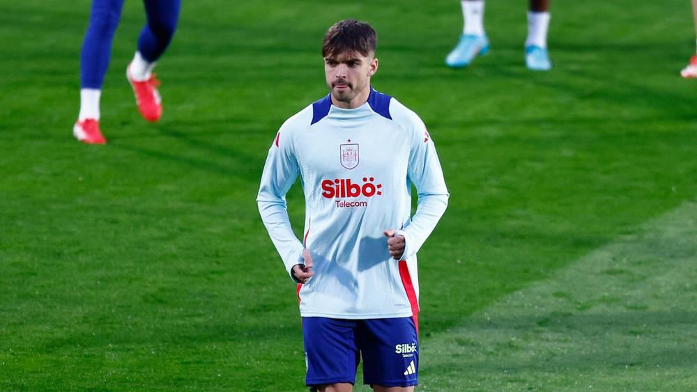 دي لا فوينتي يستبعد أسينسيو مدافع ريال مدريد من قائمة منتخب إسبانيا