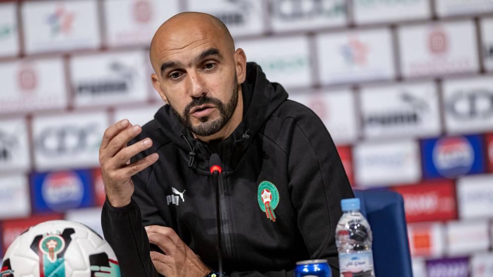 الركراكي: "هناك سيناريوهات كثيرة ممكن أن تحدث ومثلا الكوت ديفوار كانُو غادِي يتّْقصاوْ كون مَاعاوْناهُمش"