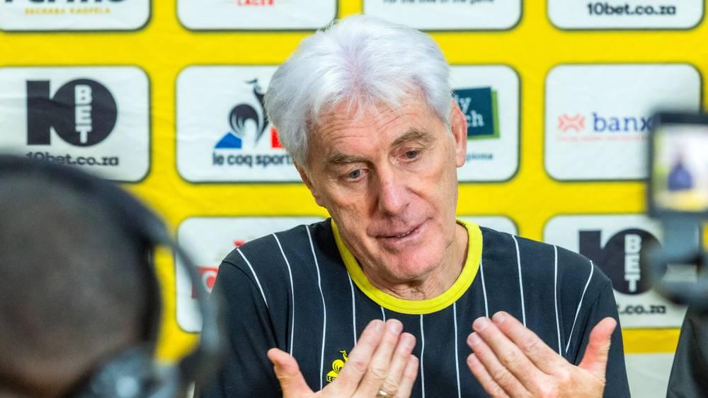 مدرب منتخب جنوب أفريقيا غاضبا: "من يضعون القوانين لا يلتزمون بها.. هذا أمر سيء"