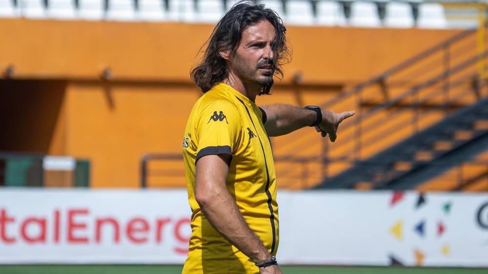 مدرب أسيك ميموزا قبل مباراة الإياب ضد نهضة بركان: "لن نستسلم وحسابيا لا يزال من الممكن حسم التأهل"