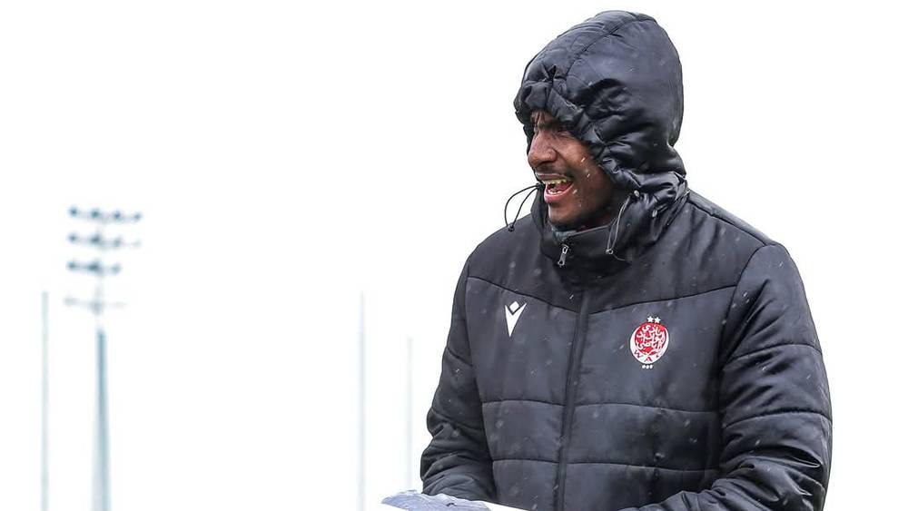 موكوينا يستدعي 23 لاعبا لمواجهة المغرب التطواني