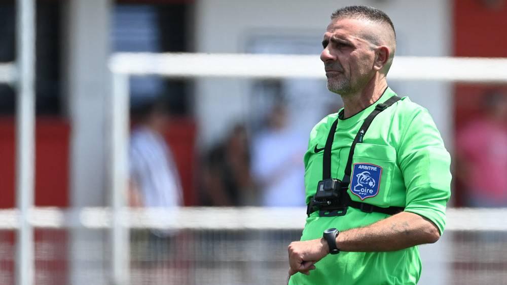 "الفيفا" تُقرّر تثبيت كاميرات على أجساد حُكام كأس العالم للأندية لإتاحة زوايا جديدة للمشاهدين