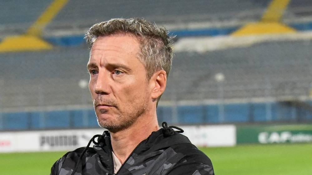 سانتوس: "أنا غير سعيد بالنتيجة.. كنا نستحق التأهل وفخور باللاعبين والجماهير"