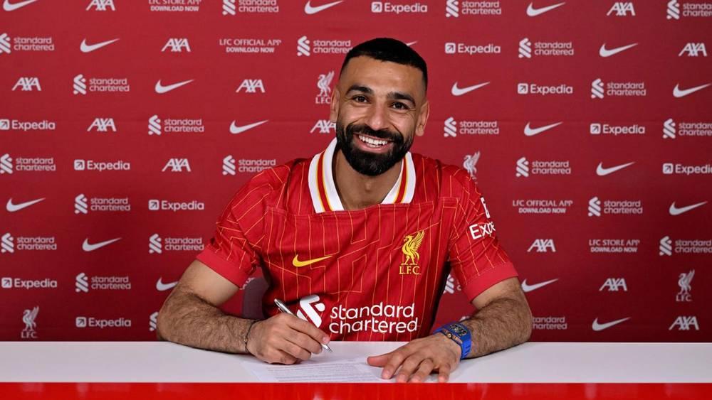 رسميا/ محمد صلاح يجدد عقده مع ليفربول حتى 2027
