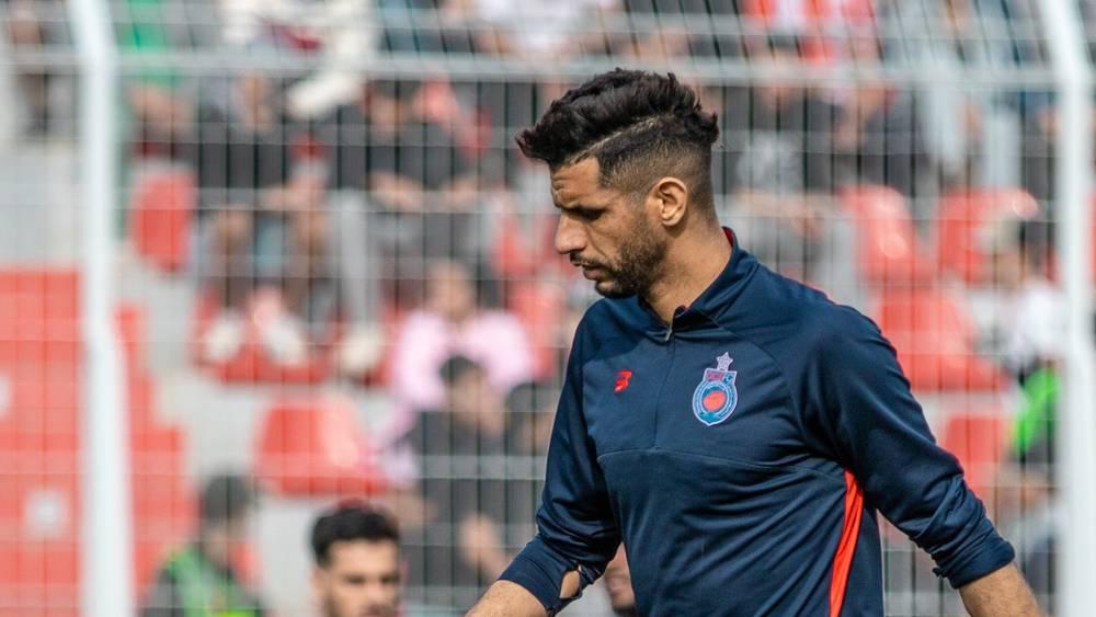 في عملية واحدة.. الشرقي البحري يُسجّل هدفا قبل إلغائه بتقنية "الفار" ويحصل على البطاقة الحمراء