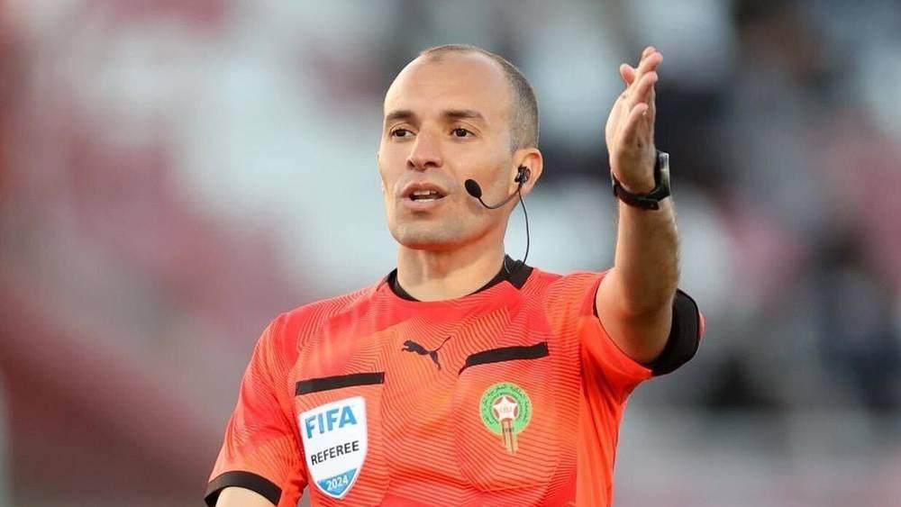 حمزة الفارق يسجل حضوره في قائمة كأس العالم للأندية كحكم لتقنية الفيديو