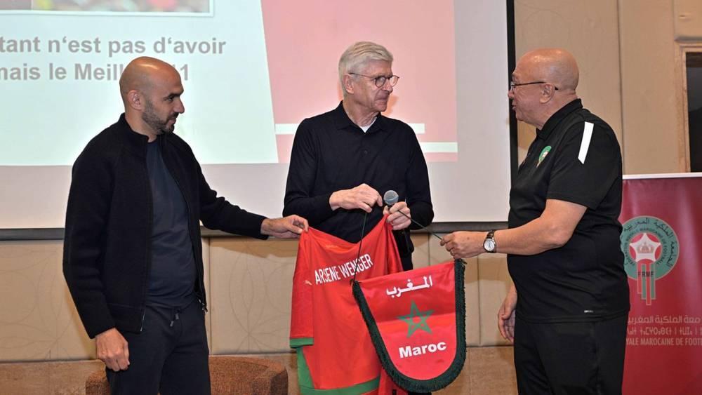 فينغر يؤطر ورشة تقنية بمشاركة الركراكي ومدربي البطولة تحت إشراف الجامعة