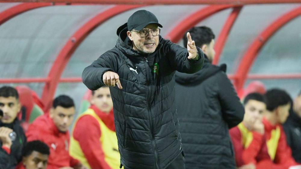 الجامعة تُعلن تغيير توقيت ندوة محمد وهبي مدرب المنتخب المغربي للشبان بسبب موعد نهائي "كان الفتيان"