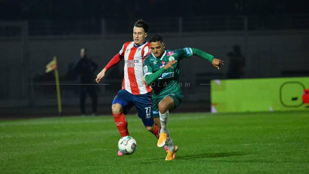 معموري ينضم إلى التداريب الجماعية للرجاء بعد غد الأحد عقب تعافيه من الإجهاد العضلي