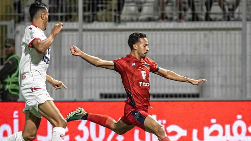 عز الدين أبو الفيض حكما لمباراة الوداد الرياضي وأولمبيك آسفي