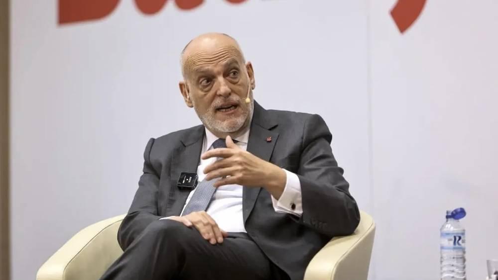 تيباس: "برشلونة قد يخسر الألقاب الثلاثة في نهاية الموسم.. المنافسة لازالت قائمة في كل المسابقات"