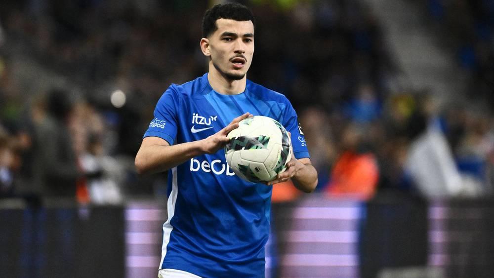 المغربي الواحدي مرشح لجائزة "أفضل لاعب أفريقي" في الدوري البلجيكي
