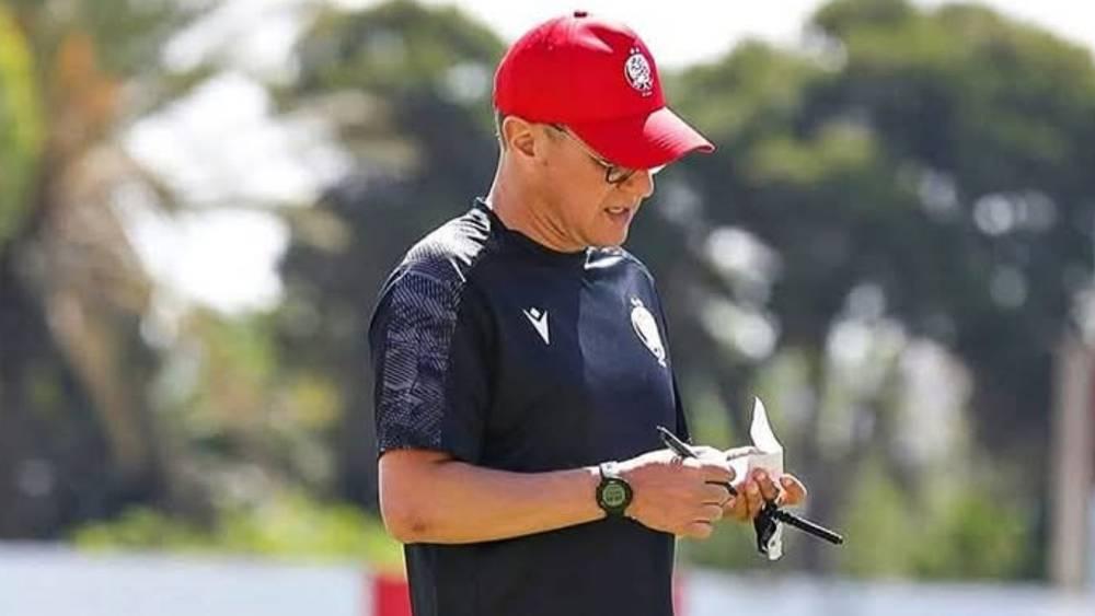 بنهاشم يقود تدريبات الوداد بمساعدة أشامي والنقاش بعد الانفصال عن موكوينا