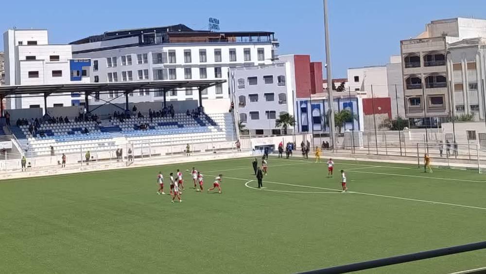 في واقعة "غريبة".. تشابه في الأقمصة يمنح شباب الريف الحسيمي الفوز "بالقلم" على حساب وداد صفرو