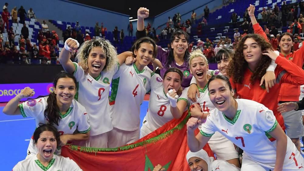 لاعبات المنتخب المغربي داخل القاعة: "حققنا تأهلاً تاريخيًا إلى المونديال وطموحنا التتويج باللقب القاري"