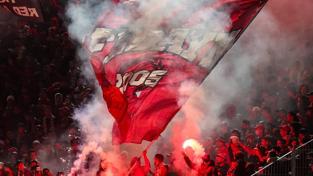 الوداد الرياضي يُعلن تمكين أصحاب بطائق الاشتراك من الولوج مباشرة للملعب لحضور مباراة الجيش الملكي