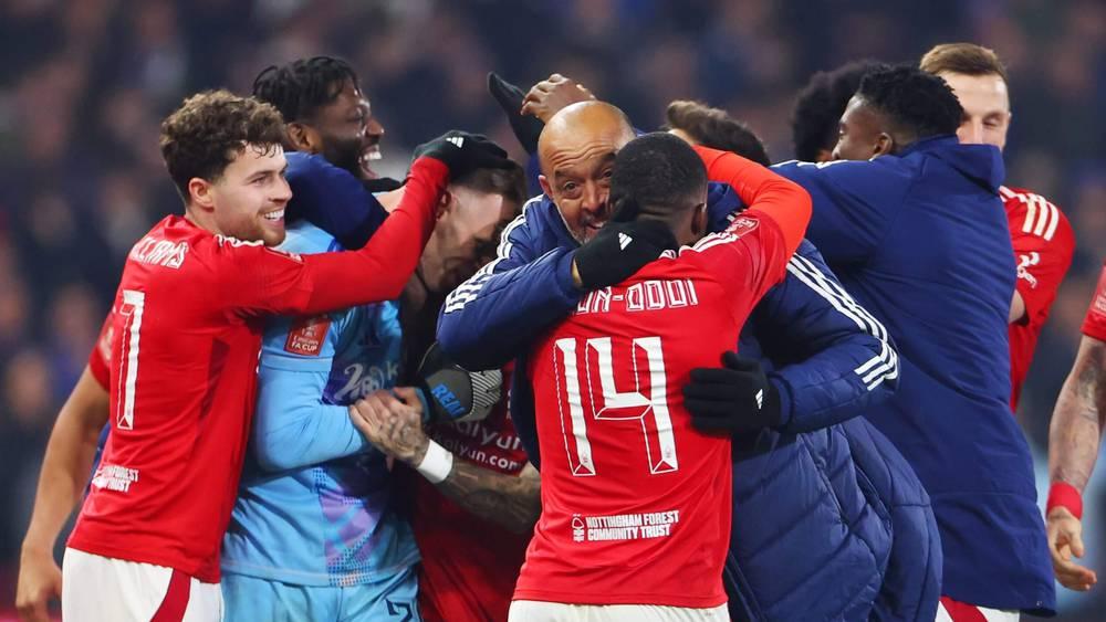 مالك نوتنغهام يتخلى عن السيطرة على النادي قبل العودة المحتملة لدوري الأبطال بسبب لوائح "اليويفا"