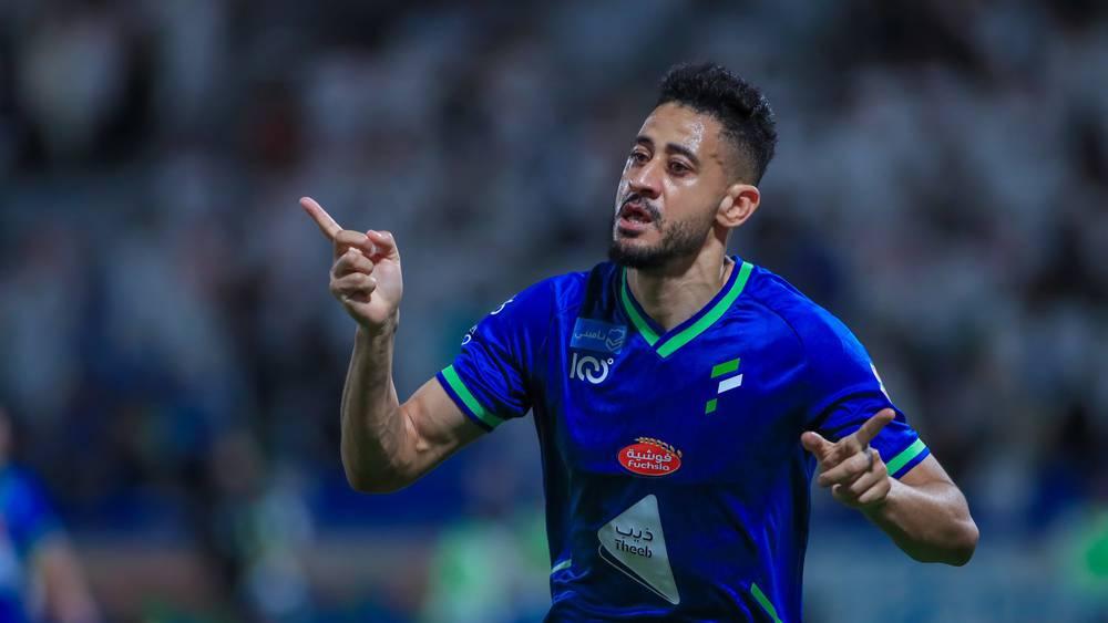 باتنا يسجل هدفا ويُقدم تمريرتين حاسمتين في فوز الفتح على الشباب (3-1) ضمن الدوري السعودي