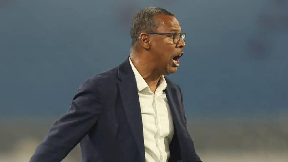 الرجاء يواجه اتحاد تواركة بوسط ميدان يضم لاعبين فقط!