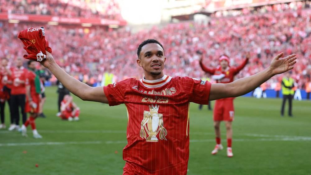 رسميا/ أليكساندر أرنولد يعلن رحيله عن ليفربول